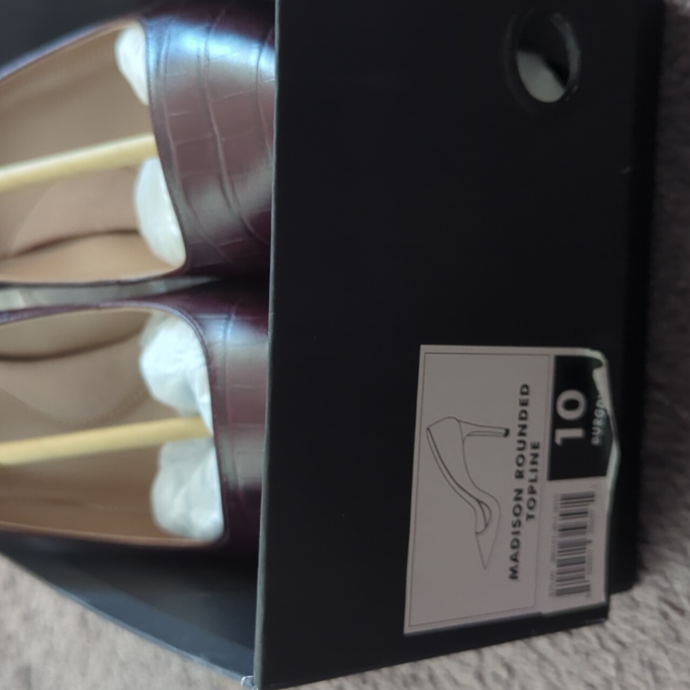 Banana Republic heels sz 10 burgundy